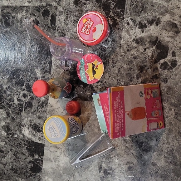 Miniverse Make It Mini Cherry Vanilla Float - Picture 2 of 3